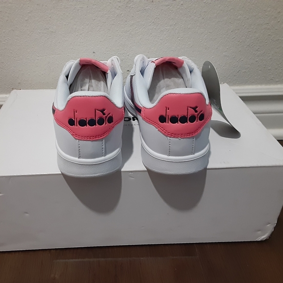 Diadora - Picture 2 of 3